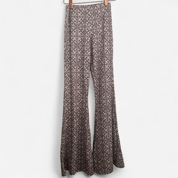 Windsor Boho Diamond Print Flared Leggings & Keyhole Halter Crop Set Indie Fall - Picture 5 of 7